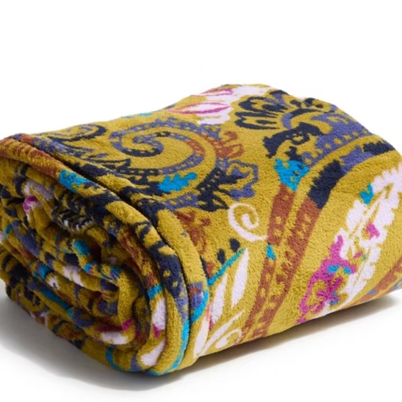 🌸Vera Bradley Throw 94”X66” - Picture 2 of 8